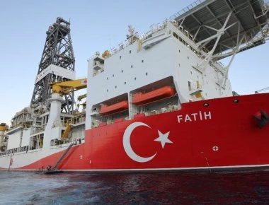 Εγκαταλείπουν οι ξένες εταιρείες τον «Πορθητή» λόγω «παράνομων δραστηριοτήτων»